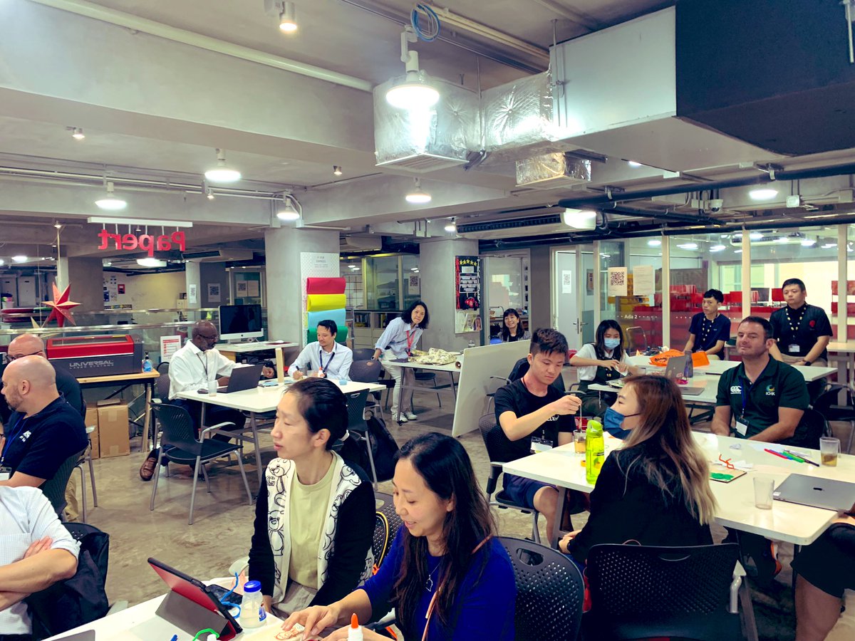 HendrickseEDU's tweet photo. Thanks Anina, @CoraEdTech & the RSCHK team for hosting another #makerjam!
Here is some pictures of the event & the @VSAHKG resource we presented https://t.co/pNoMllMXNB