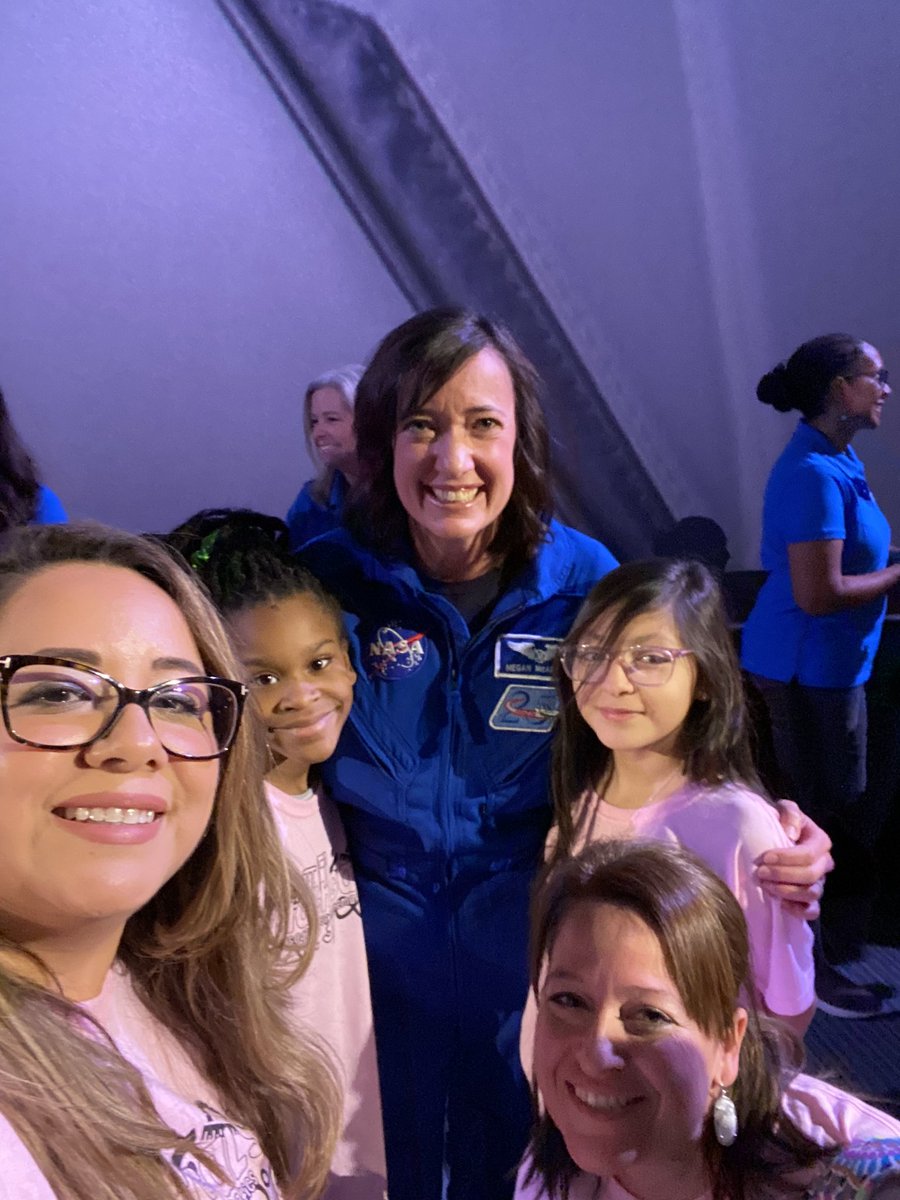 The @YoungPISD Math Gals had the opportunity of a lifetime to meet an actual 👩‍🚀! Thank you @NASA & @Boeing for the out of this 🌎experience. @Astro_Megan inspired us to reach for the stars 🌟 and anything we put our minds to can become a reality!🚀  #PISDMathChat @PasadenaISD_TX