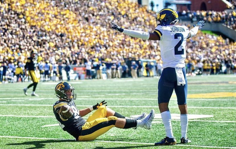 After a great conversation with @CoachCPartridge I am blessed to receive my 9th offer from the university of Michigan @TepFootball @cy_woodland #go Wolverines🟡🔵〽️