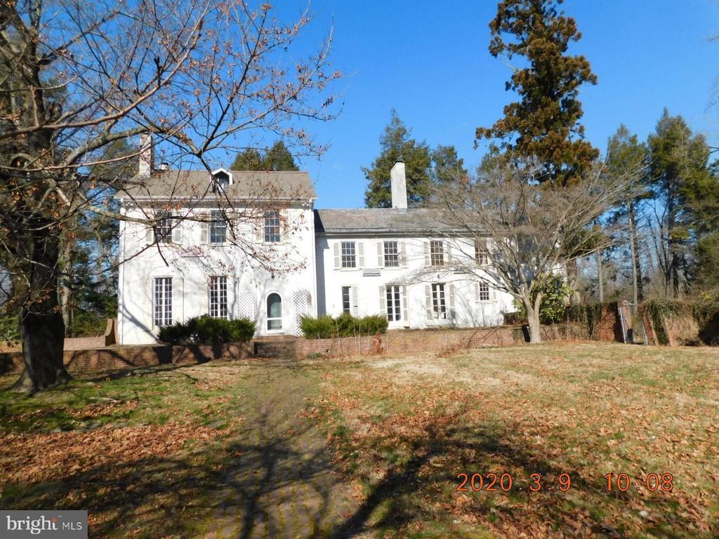 SaltAndReality's tweet photo. In 1978 Ferdinand Marcos bought a 5.2 hectare Estate in Princeton Pike, New Jersey for Imee who was studying at Princeton Univ. In 1986 the NJ Superior Court awarded it to the Phil. Gov't after determining it was bought by money from the Phil. Treasury. Marcos admitted owning it https://t.co/7CW9bVMsFw