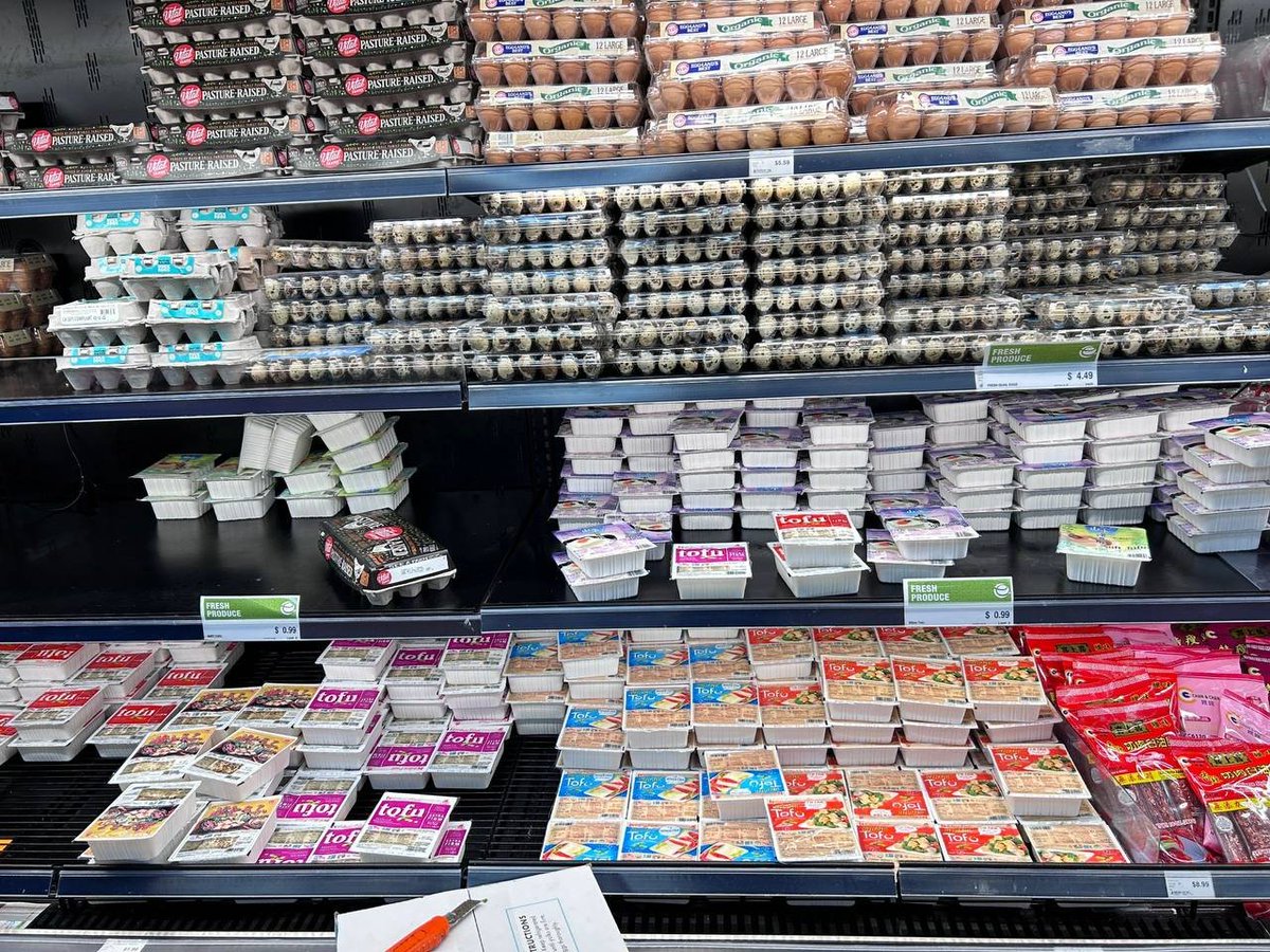 sysad1998's tweet image. Shopping at the supermarket