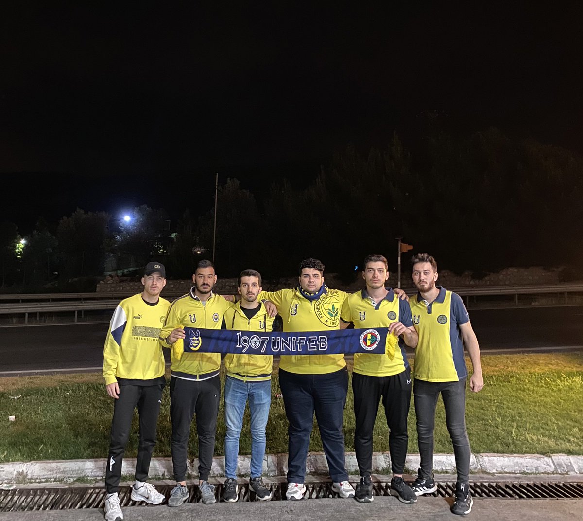UFBPamukkale's tweet photo. 1907 ÜNİFEB Pamukkale Üniversitesi örgütlenmesi olarak Fenerbahçe- Trabzonspor maçı için İstanbul yolundayız.
#FenerbahçeninYolunda https://t.co/nRiYTExkPm