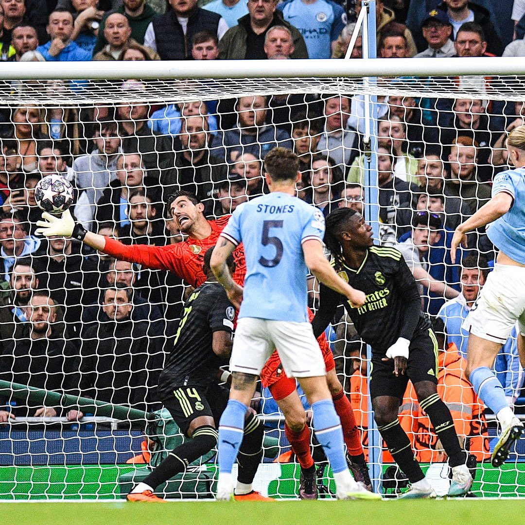 thibautcourtois's tweet photo. Lo sentimos madridistas. Nos hubiera gustado llegar a otra final pero no pudo ser. Gracias a los que habéis venido a Manchester y a todos siempre por vuestro apoyo. #HalaMadrid 🤍 https://t.co/SOdGC7Csb7