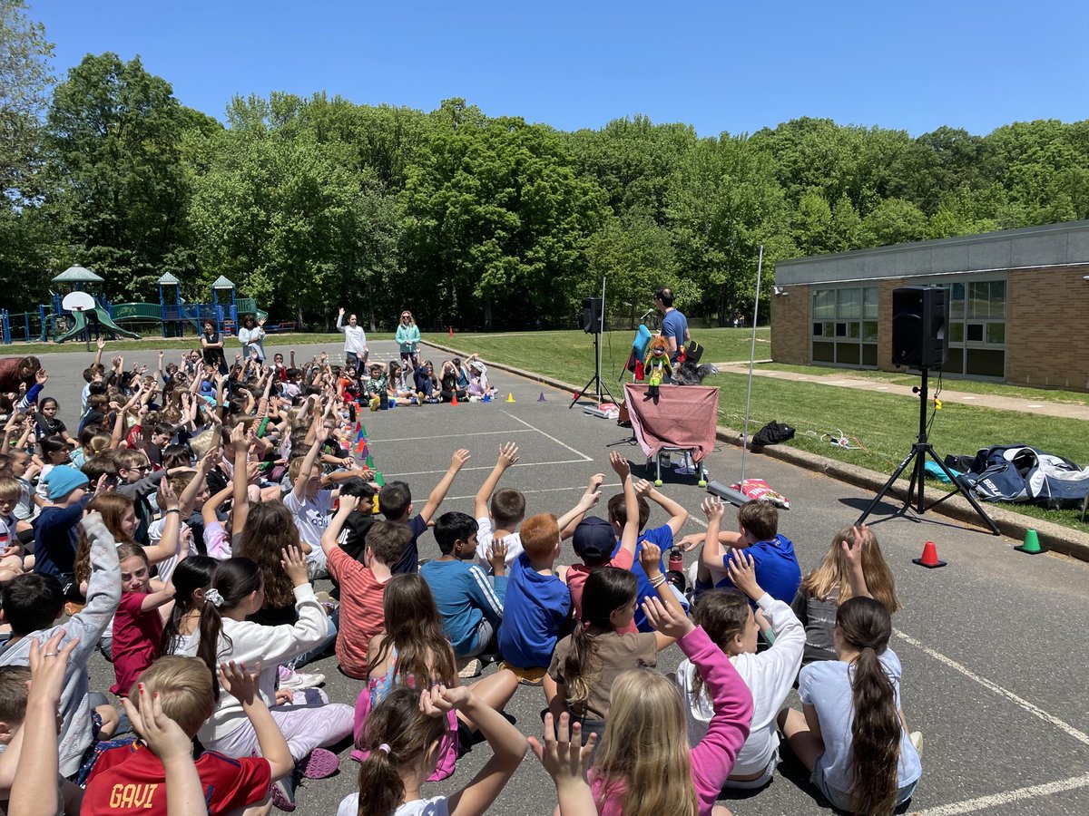 What a perfect day to learn from Mr. Kyle Dine about allergies! Thank you McGinn PTA and Kyle Dine for this super fun and fabulous assembly!