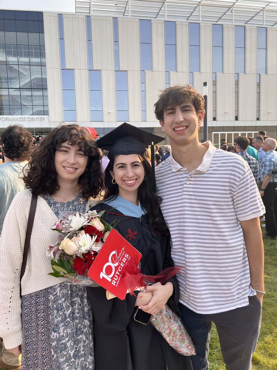 Ms. Kanaras tweet media