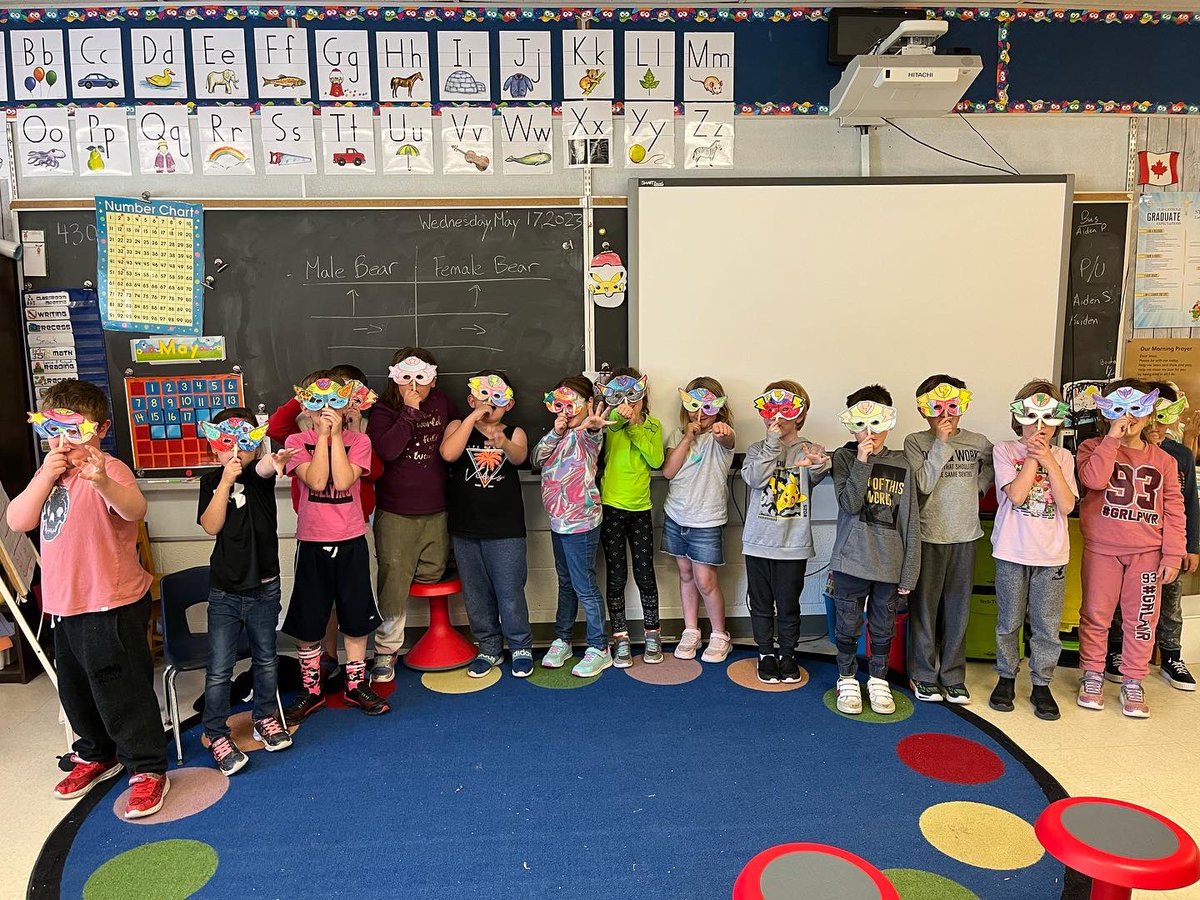 Swipe to see my SUPER Grade 1/2’s! We made our own masks and roleplayed as superheroes in Drama today 🦸🏻‍♀️⚡️