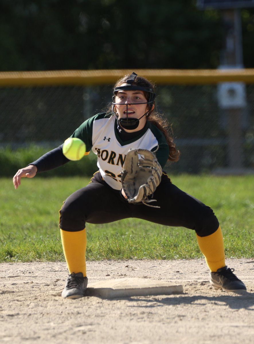 McClellandPeter's tweet photo. North Reading 8 Pentucket 5 (softball)

(12-4) Hornets were led by junior pitcher Keely Hannon.  The (11-5) Panthers rallied late.
@BostonHeraldHS @T_Mulherin @NRAthleticDir @Pentucket_AD @NRHSsoftball @MSONEWSports https://t.co/tF2cpXUKYt