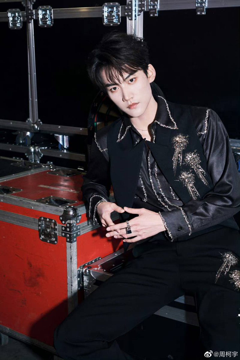 KEYUNINE_TH's tweet photo. –––🦒🦮–––
║ 周柯宇 Weibo Update ║

•    230517    | ⏳ •

21 🎂
รักพวกคุณนะ !!! ❤️
วันนี้รู้สึกดีมาก !

📎Link: https://t.co/dlorZ9uuIa
» Like Comment Repost

#เคอนาย #KeyuNine https://t.co/5G9FtDRho4