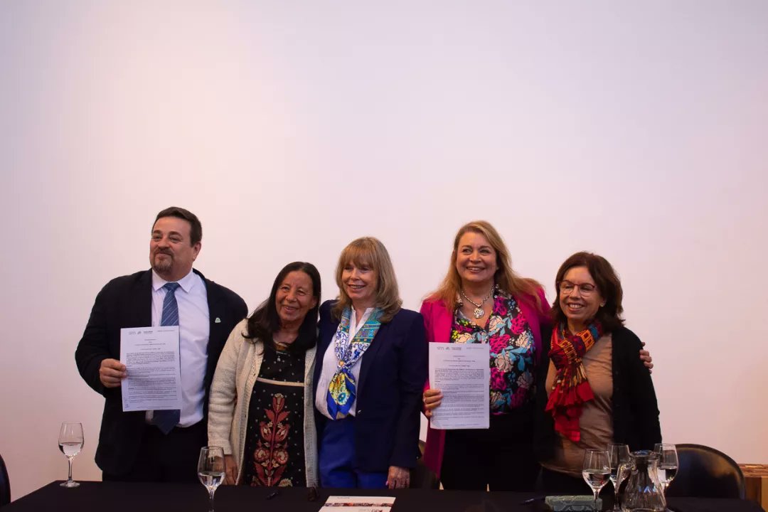 Lanzamiento oficial y firma de convenio específico para la carrera de posgrado Especialización en Investigación Educativa.
💻 Nota completa en bit.ly/3Mzl3YQ

#Oberá #UNaM #FAyD #FAyD #investigación #investigacióneducativa #educaciónpública #posgrado #especialización