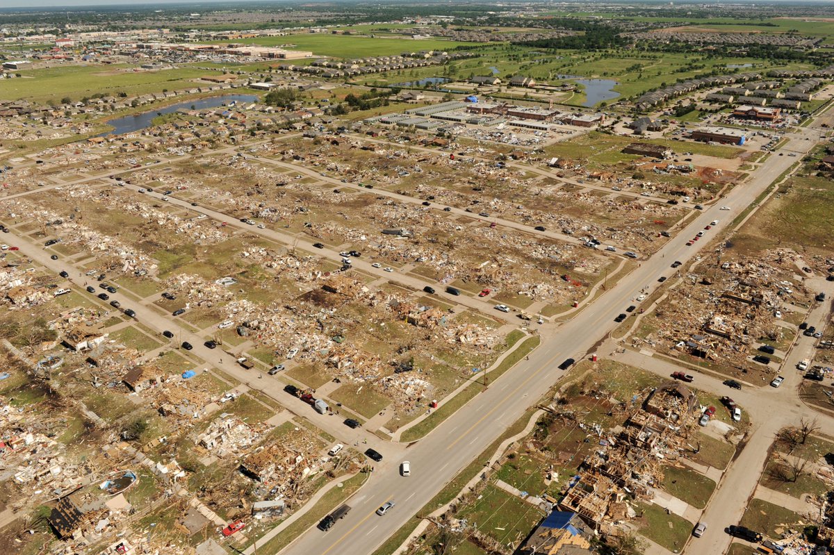 20 May 2013: An EF5 #tornado with winds up to 210 MPH hits the #Oklahoma City suburb of #Moore, Oklahoma, killing 24 people and injuring 212. #tragedy #history #OTD #ad amzn.to/2z5Xcgy bit.ly/3rdxeQQ