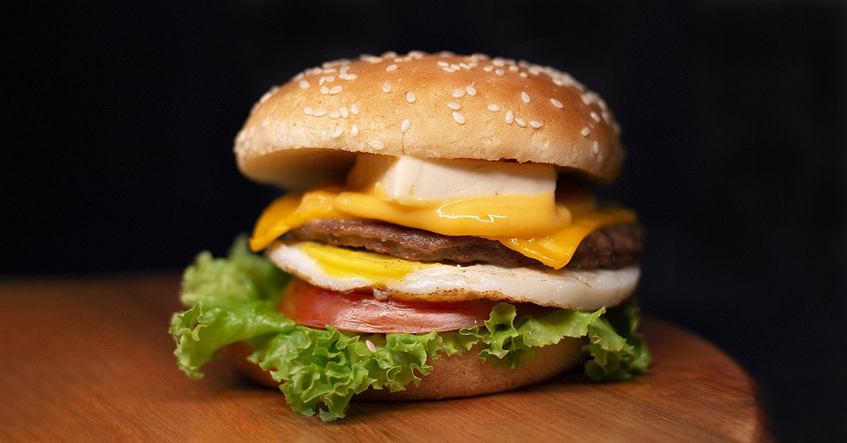 wrkings1's tweet photo. Um boa noite desse que você merece 🍔🥗🤤 https://t.co/1SPKY0Qe8r
