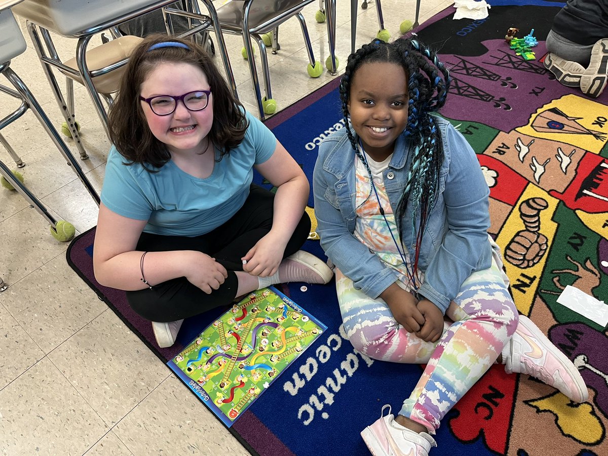 LaurieCorrNPSD's tweet photo. G is for Game day on our ABC countdown! I always love seeing which games Ss bring in from home to play! ππ²βοΈ#ABCcountdown #3rdgradefun @OakPark_NPSD https://t.co/DZmmeSkX5m