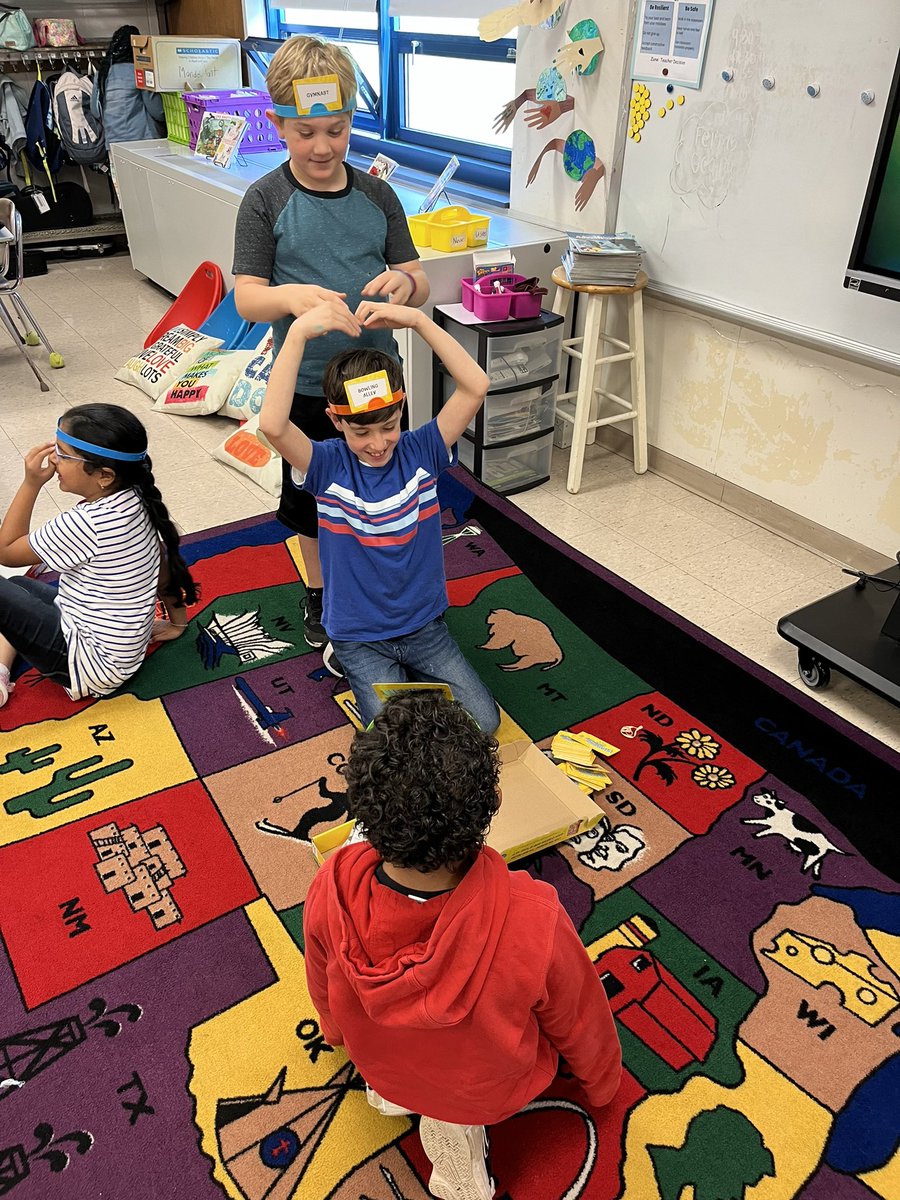 LaurieCorrNPSD's tweet photo. G is for Game day on our ABC countdown! I always love seeing which games Ss bring in from home to play! ππ²βοΈ#ABCcountdown #3rdgradefun @OakPark_NPSD https://t.co/DZmmeSkX5m