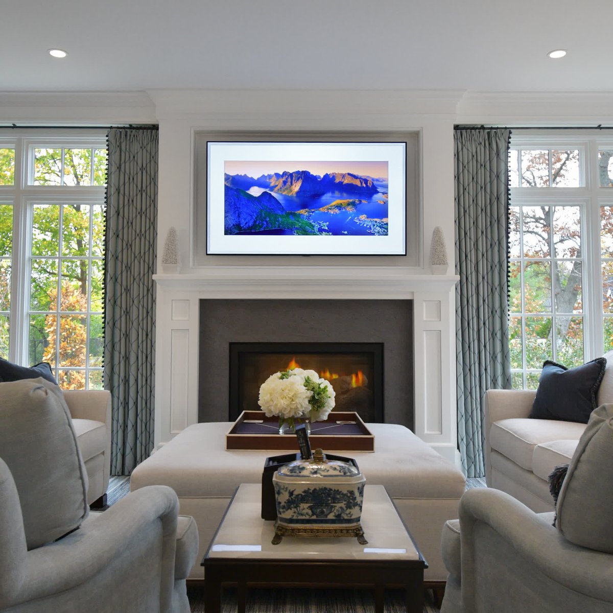 AVSElgin's tweet photo. A full motion-wall-mounted  TV + built in speakers + full home automation are the perfect combo for the ultimate entertainment experience.

Give us a call today for any of your audio &amp; video needs (847) 841-3888 https://t.co/kkwh3qY6Q3