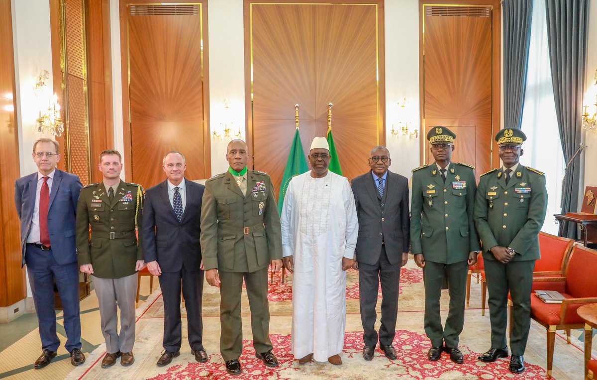 KassimAbdoulay3's tweet photo. @Macky_Sall n'a pas complétement tort '' que veut un infirme qu'à prendre ''' on a pas pu l'empêcher en #Guinée ni en #Cote_d'ivoire. Pour ces politiciens la boîte vide a trop de bruit 🥵 sénégalais sont trop fière pour la désobéissance civile qui est la seule alternative mr6. https://t.co/TpbNmrPhXm