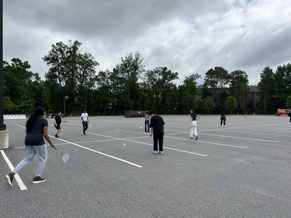 DrBerkemeier's tweet photo. #SuperBio @IAFultonSchools Bring your badminton game and feeding of peers with home made focaccia bread after #metabolism #Biology #respiration https://t.co/HIvpk7GufB
