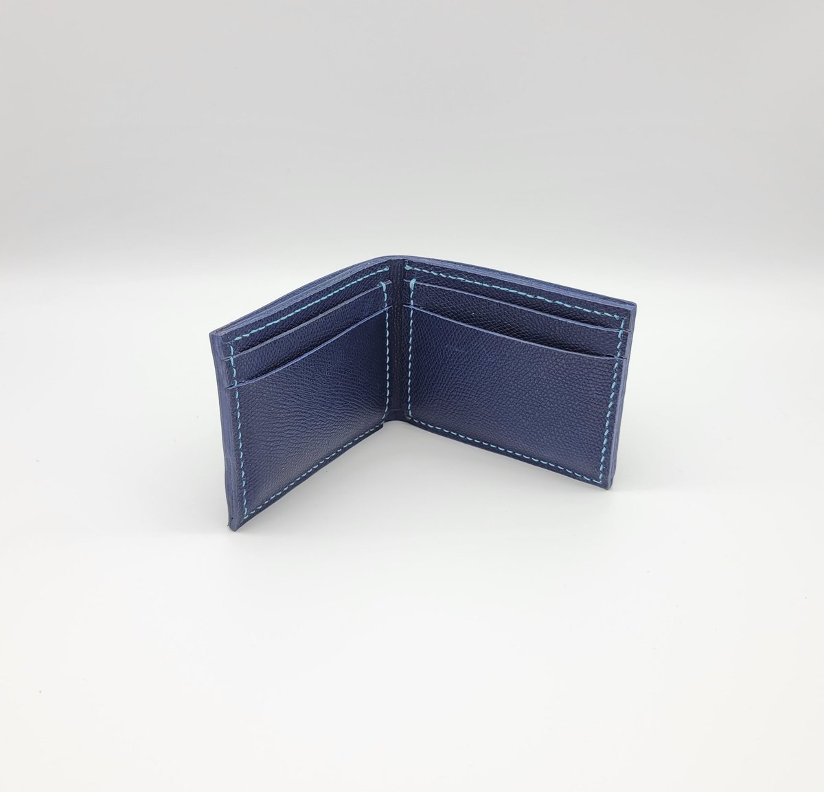 If you didn't know, we do wallets! Check out link in our bio to get this one of one for yourself! 🔹️

#leatherwallet #menswallet #marcscott #thirstythursday #hoppywednesday #handbagdesigner #pursedesign #bagdesign #bagaddicted #purselover #purseblog