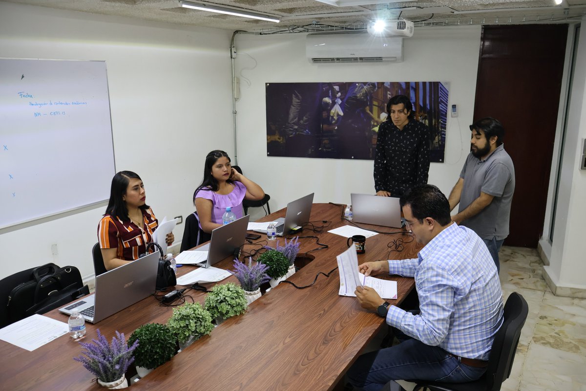 VeracruzIVM's tweet photo. Esta mañana, se reforzaron las habilidades del personal del Instituto Municipal de las Mujeres de Jalacingo para el correcto llenado del #BANAVIM y del #BANESVIM, esto con la finalidad de que los expedientes creados sean únicos. https://t.co/aflwoahZYA