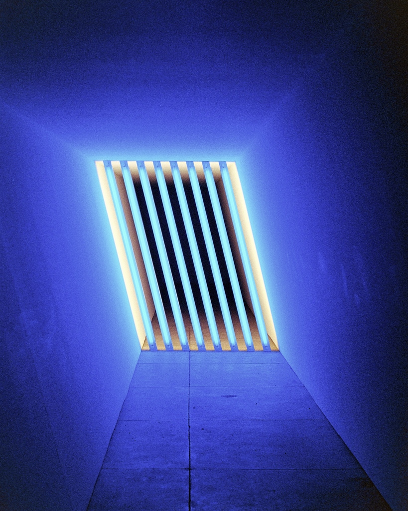 nolanzunk's tweet photo. Marfa project, Dan Flavin
#portra400 https://t.co/noBONDLRgY