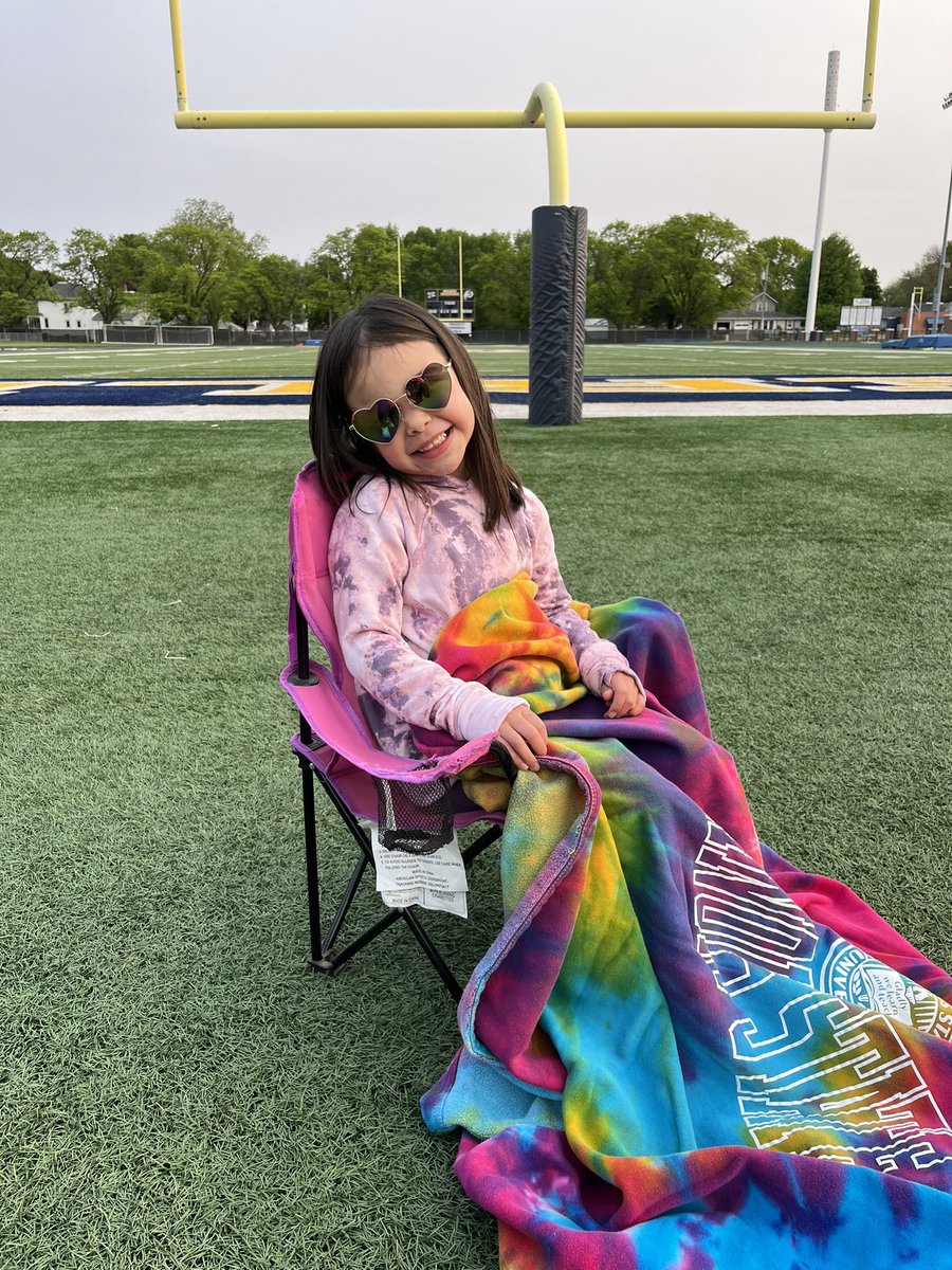 Laila is ready! See you tonight on the turf! 🎥 #GOldenWARRIORS #movienight #grownups