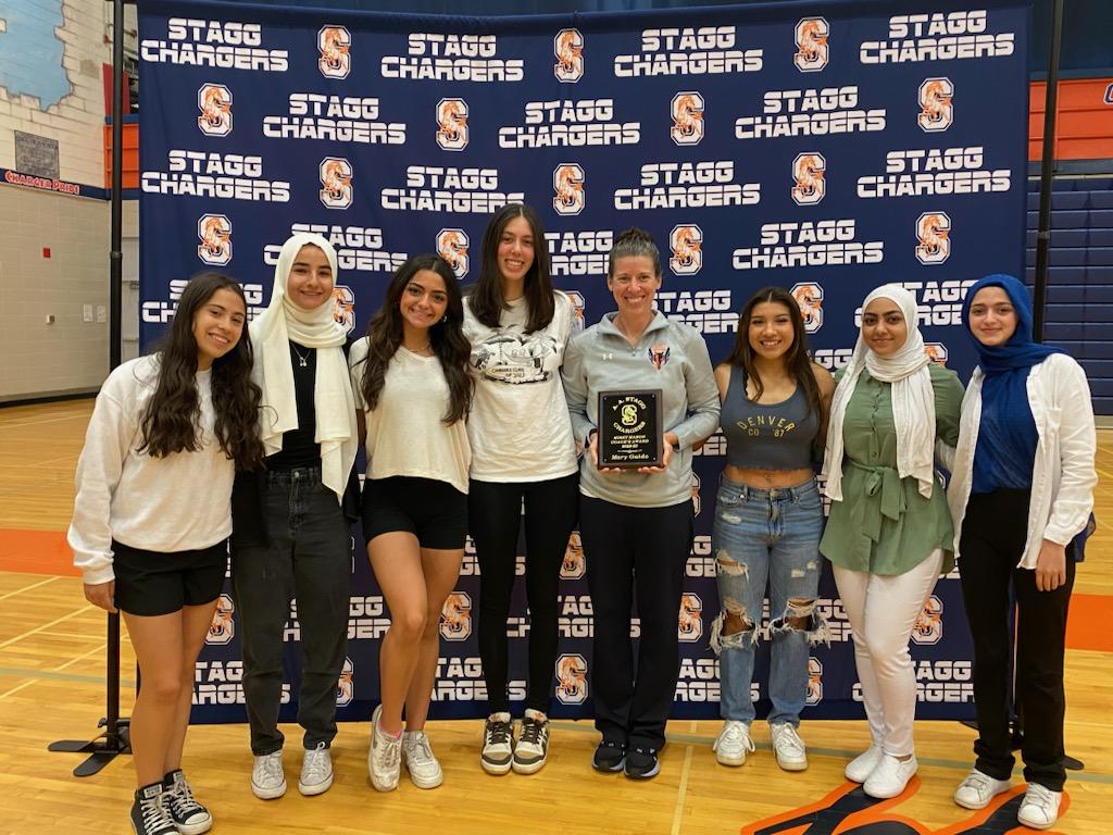 Missing a few, but a wonderful Senior Breakfast this morning!! Thank you for being such great teammates to each other and always supporting each other!  (And thank you for the amazing award!) 🧡💙