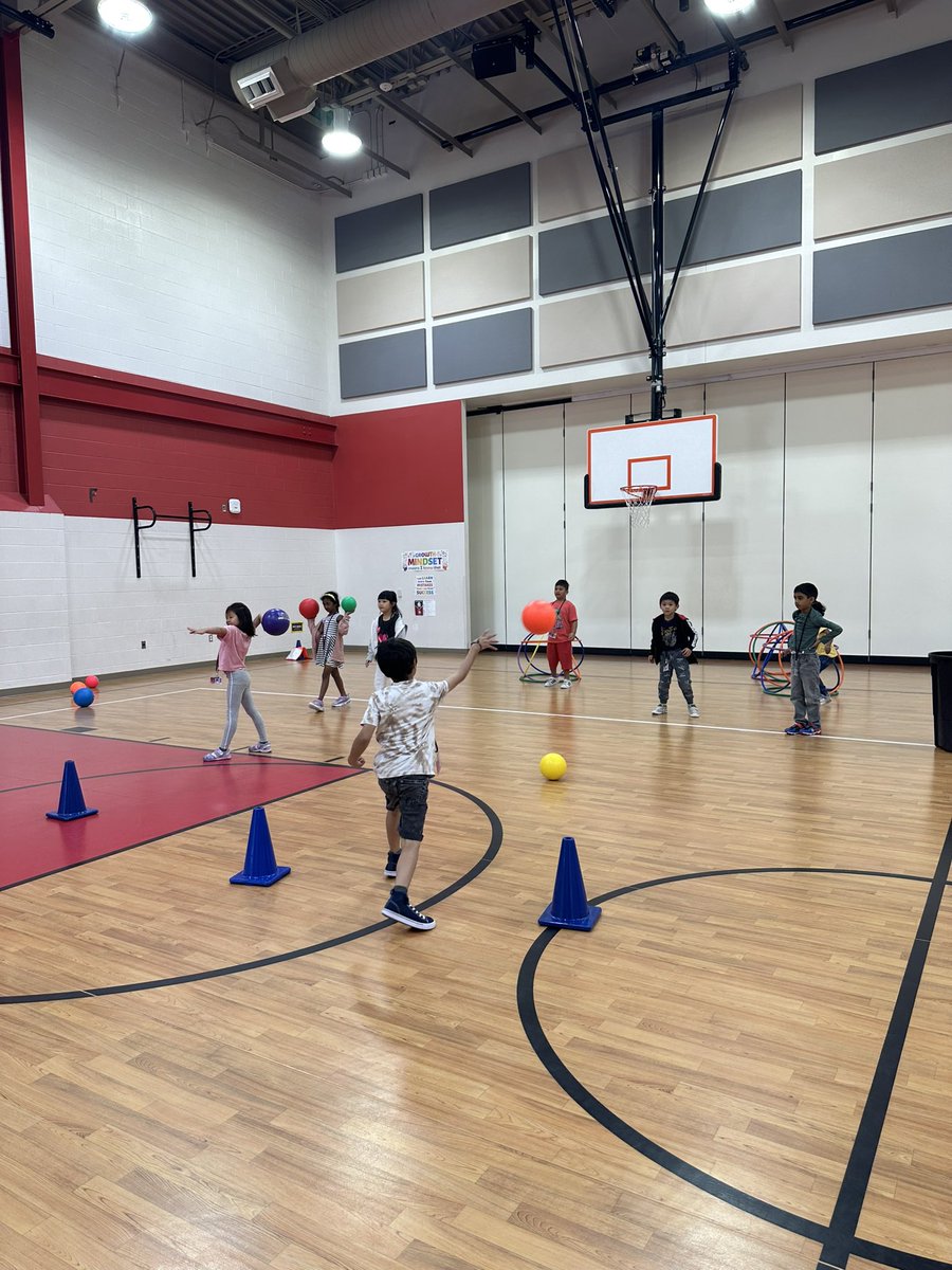 Kinder was awesome at Hula Hut Throwdown (a favorite at ASE) Teamwork and throwing skills!!👍🏻