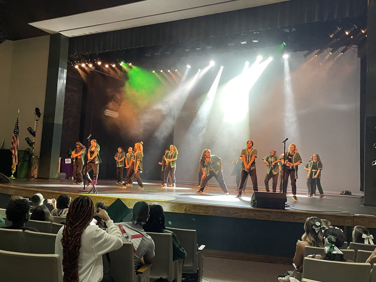 Mrs. Fretterd tweet media