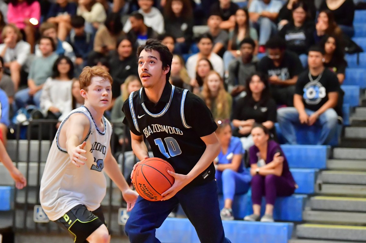 Had to leave early for another assignment, so I couldn't get names of players from today's unified basketball game at <a href="/BwoodBucs/">Brazoswood HS</a>. My B'wood peeps, can you help me out so I can place these in tomorrow's <a href="/thefactsnews/">The Facts</a>??!
<a href="/CoachJDCary/">Coach Cary</a> <a href="/LWhitlow2022/">Lisa Whitlow</a> @Coltonnaquin05 <a href="/ReaganBlank/">Reagan</a>