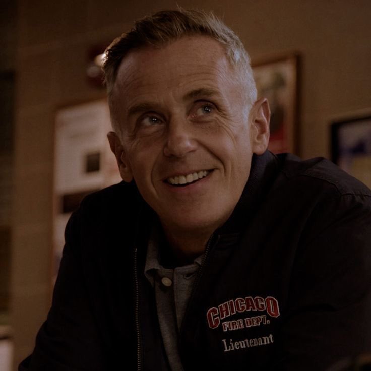 Happy birthday to the father of firehouse 51 Christopher Herman or @DavidEigenbergg and also happy one Chicago day. #davideigenberg #christopherherrmann #onechicago #firehouse51 #chicagofire #chihards #chihard