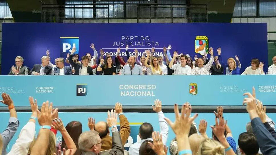 PJLanus_oficial's tweet photo. En el día de ayer las y los congresales nacionales de nuestro partido participaron del Congreso Nacional del Partido Justicialista.
#PJLanus #CongresoNacionalPJ https://t.co/0wmdQ0SxSe