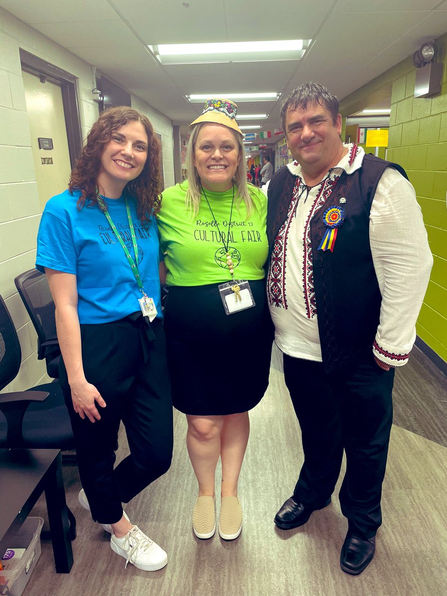 I’m a little late, but we had such a great time celebrating diversity at our 2nd Cultural Fair last week! #ProudToBeD12 <a href="/MissWiatr/">Olga Wiatr</a> <a href="/SpringHillsSD12/">Spring Hills School</a>
