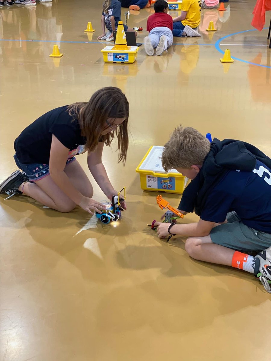 CPS had its 1st ever Science Lego fair today! Students showcased their learning with teams that had built functional Lego robots paired with coding on a device. Teams were awarded 1st, 2nd, and 3rd place! We are so proud! #buildingexcellence #literally