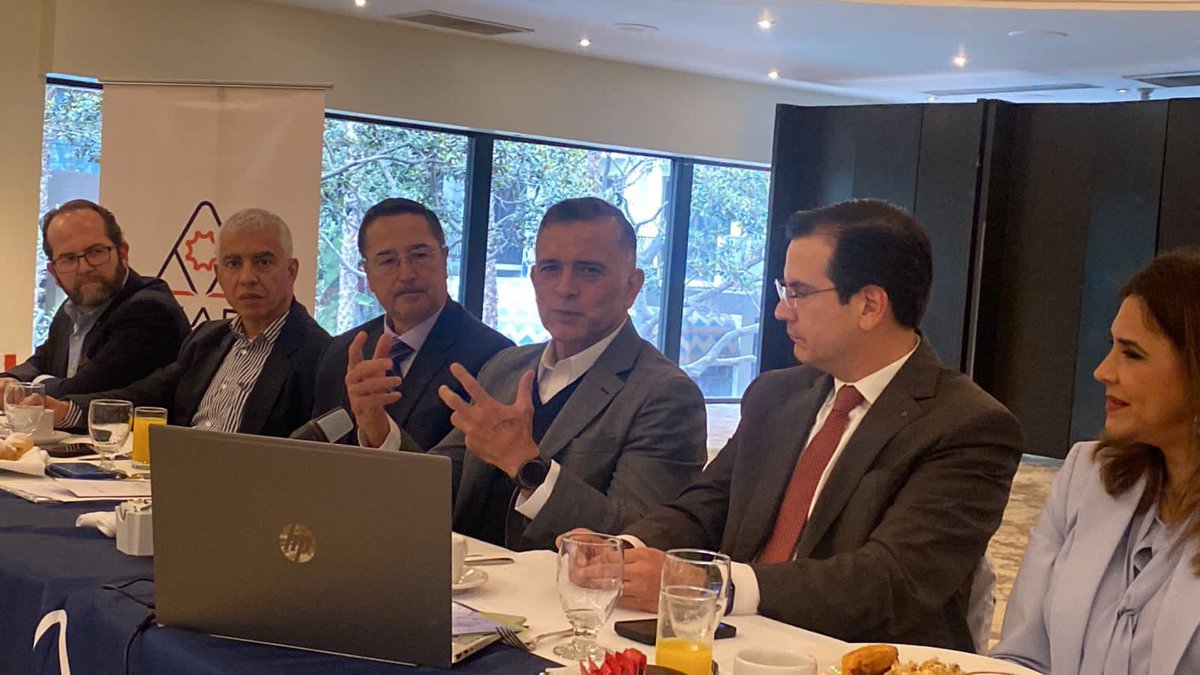 AnadeBaja's tweet photo. ⚖️ Excelente charla respecto el Combate a las empresas fantasmas como decisión de Estado. Muchas gracias Lic. Luis Pérez de Acha, Socio de Pérez de Acha e Ibarra de Rueda CDMX. 

#ANADEBC https://t.co/OOShmQhTZm