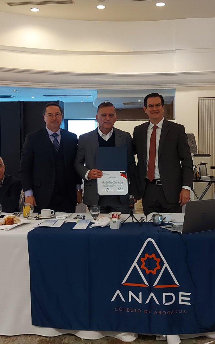 AnadeBaja's tweet photo. ⚖️ Excelente charla respecto el Combate a las empresas fantasmas como decisión de Estado. Muchas gracias Lic. Luis Pérez de Acha, Socio de Pérez de Acha e Ibarra de Rueda CDMX. 

#ANADEBC https://t.co/OOShmQhTZm