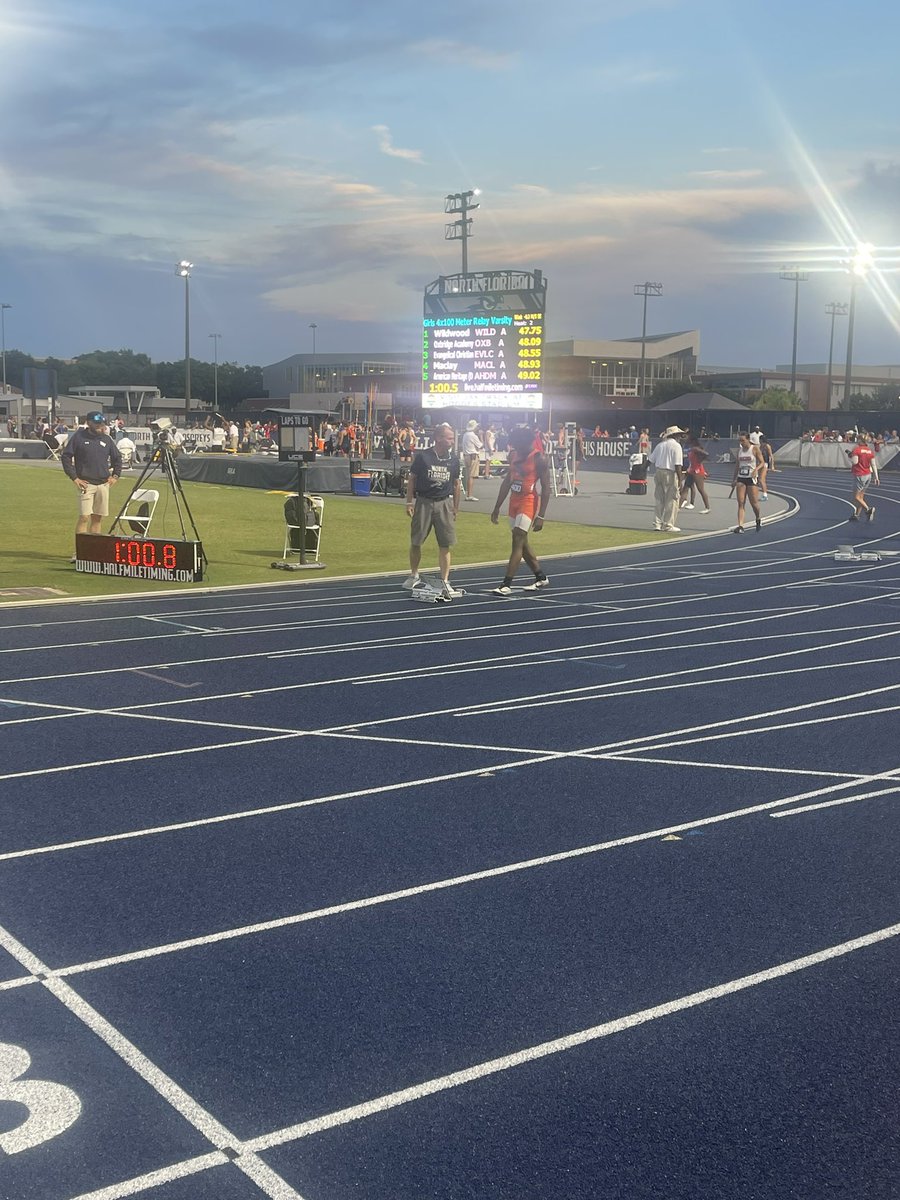Manny Bloom (@coachbloom4) on Twitter photo Love when you see head college coaches on a different grind working a HS State track meet after a long day in the office. Coach Driscoll <a href="/UNFBBALL/">Coach Driscoll</a> alway getting it done! Love when you see head college coaches on a different grind working a HS State track meet after a long day in the office. Coach Driscoll <a href="/UNFBBALL/">Coach Driscoll</a> alway getting it done!