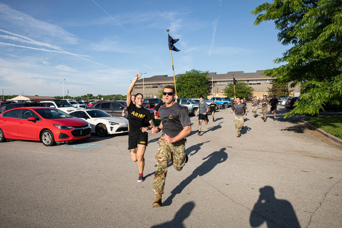 Running through the work week like...🏃‍♂️🏃‍♂️😎😎 <a href="/FORSCOM/">FORSCOM 🇺🇸</a> <a href="/101stAASLTDIV/">101st Airborne Div.</a> <a href="/18airbornecorps/">XVIII Airborne Corps & Fort Bragg</a> #STRIKE #BLUESPADERS
