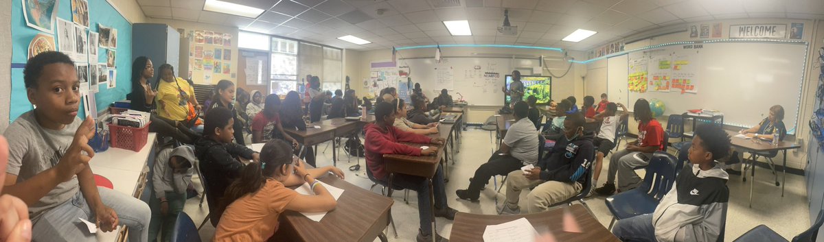 ReadSmoreBooks's tweet photo. Today in CKLA, we paused for a moment to understand how to persuade an audience w a debate.

Students have been working hard these past few days. They debated on different topics with 3 reasons, 3 pieces of evidence, and 5 judges ❤️

It was a house full of logic. @CarawayES_AISD https://t.co/UecoLK14w0