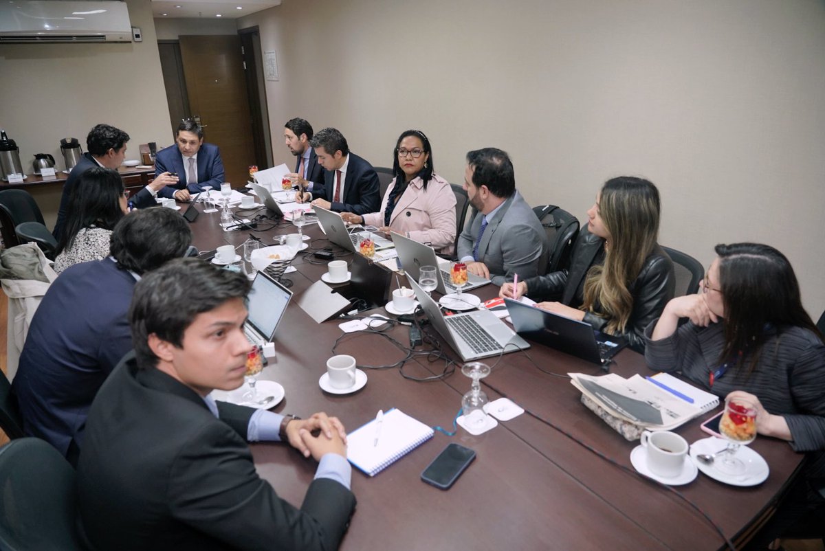 MauricioLizcano's tweet photo. @472Colombia es una organización del corazón de todos los colombianos que nos ha conectado por años a través de la mensajería.
En mi primera junta directiva como #MinistroTIC reafirmé mi compromiso con esta entidad.
¡La sacaremos adelante con transparencia, eficacia e innovación! https://t.co/IMp4epi5aw