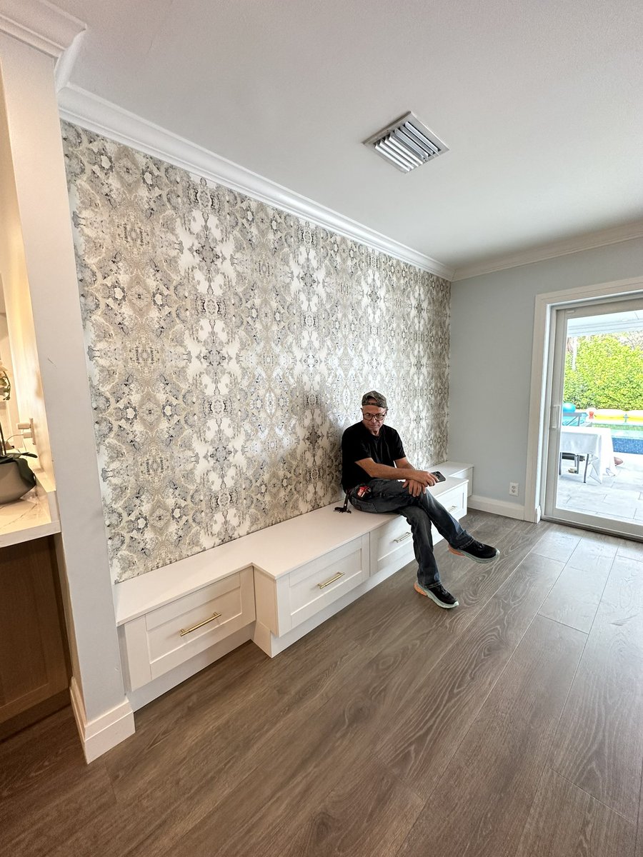 kitchensites_'s tweet photo. Beautiful custom dining banquette installation in Victoria Park. #homedecor #thekitchenlady #modernfarmhouse #homeimprovement https://t.co/FKA0rM87X3