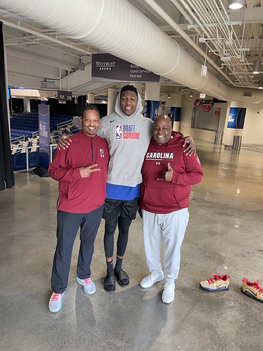 gjacksonpastor's tweet photo. A special thanks to @CoachLParis & @TheCaptain_03 @GamecockMBB for your support β€οΈπ€π½ https://t.co/BRxvGVqOvP