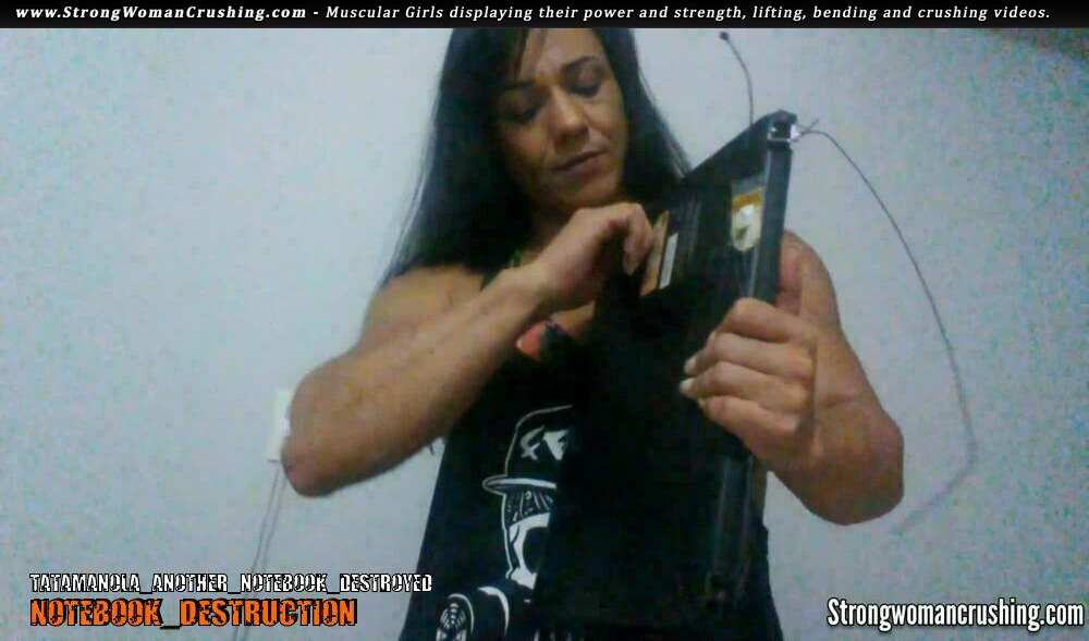 CrushingWoman's tweet photo. Tatamanola another notebook destroyed-20230518-002501 #NotebookDestruction #featsofstrength #筋肉女子 #fbb #muscularwoman https://t.co/cNsQrPQLLx https://t.co/D1RZKohgEp