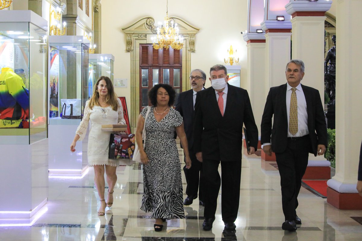 Recibí al equipo de la Agencia Brasileña de Cooperación para trabajar en una agenda de desarrollo diversa que beneficie a nuestros pueblos y fortalezca el respeto a nuestros territorios naturales. ¡Trabajo y más trabajo en unión!