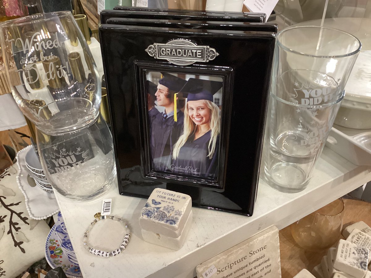 Celebrating Grads ✨ #GiftGivingSimplified #Gifts #GiftShop #ShopLocal #CaldwellNJ 🇺🇸 #SmithCoGifts 💙