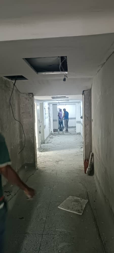 fundeeh's tweet photo. Personal @fundeeh verificaron el progreso de la obra y adecuación en las cavas de morgue y desechos patológicos, salas de terapia intensiva y de recuperación, en el Hospital Dr. Ricardo Baquero González, Periférico de Catia, para seguir los lineamientos del Pdte. @NicolasMaduro https://t.co/NONk7Hb2hY