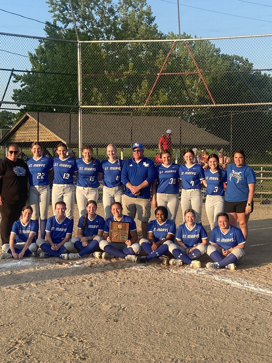 coachflax14's tweet image. Regional softball championship!