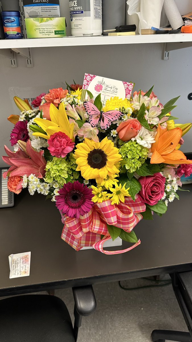 Tierra (@tierra_att_32) on Twitter photo First day on the job as an ASM and I got these 🩵! Thanks to my <a href="/KokomoTeam/">KokomoStoreATT</a> mom Kendi! First day on the job as an ASM and I got these 🩵! Thanks to my <a href="/KokomoTeam/">KokomoStoreATT</a> mom Kendi!
