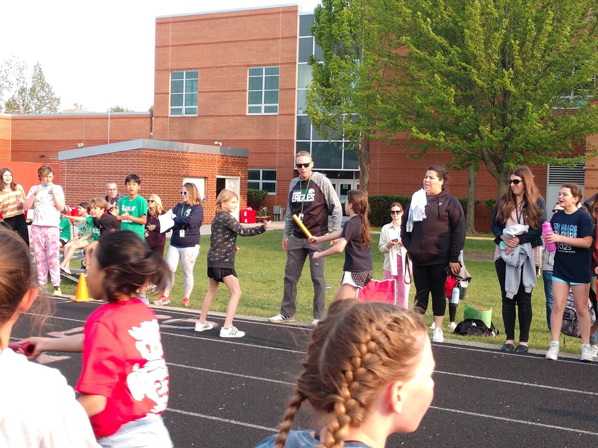 The 5th Grade Track Meet was so fun! Proud of B and all the 5th graders that came to run!!! @MrsGavigan @ivyhillpe #IvyHillLeague