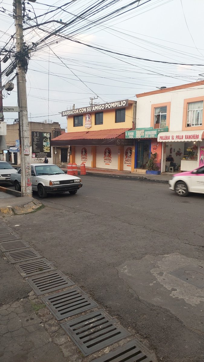 JulietaMuizHer1's tweet image. @alfagonzalezm @Claudiashein en mi casa no participaron el #programadebacheo cedral 248 tlalpan