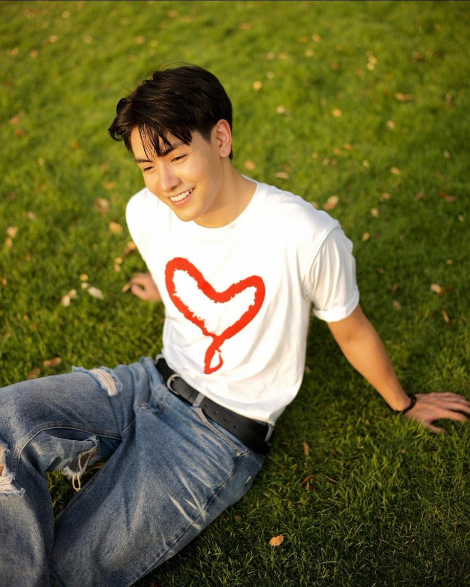 mimp_JD's tweet photo. พี่จุง &amp; น้องดังคนน่ารักมาชวนทำบุญ จัดไป 3 ตัว มาฮับทุกคนทำบุญร่วมชาติตักบาตรร่วมขันช่วยเหลือผู้ป่วยยากไร้โรงพยาบาลรามาธิบดี ด้วยการ อุดหนุน #เสื้อยืดสุขใจ ราคาตัวละ 199 บาท 
- สั่งซื้อทางออนไลน์ ได้ที่ https://t.co/H7NNcrhjlv
#จุงอาเชน #dunknatachai @ChenRcj @dunknatachai https://t.co/TvZi1q1vyd