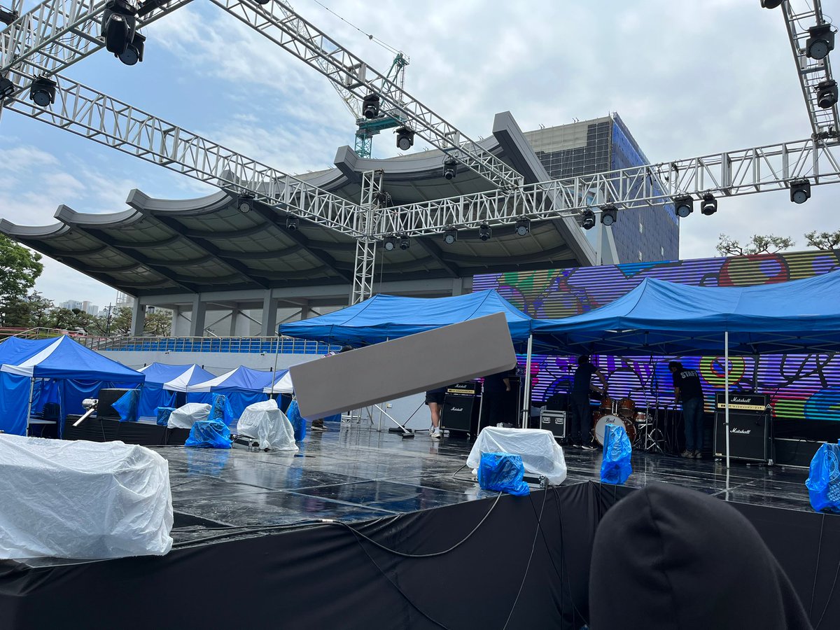 aurora0127_'s tweet photo. 한양대 에리카 재학생존 맨앞줄 🩵
기다린 보람이 있다....
비투비 파이팅!!!!!!!!!!!!! https://t.co/zNEf1r0Hhd